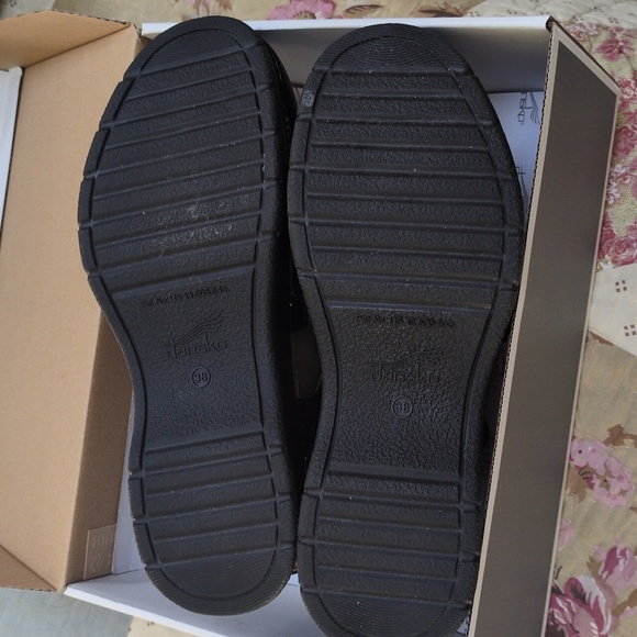 Women's Black Leather Dansko Slingback Shoes - Picture 5 of 6